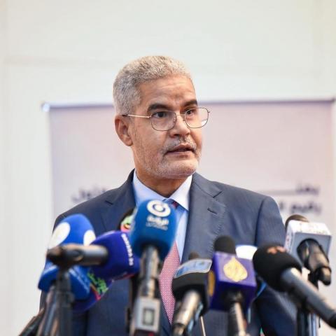 وزير سابق يستغرب عزوف صوملك عن توريد تجهيزاتها مباشرة من المصدر
