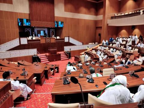 البرلمان يصادق على تعديل النظام الأساسي لضباط الجيش والأفراد غير الضباط