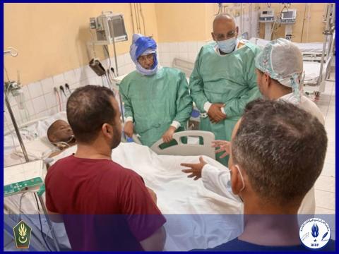 وزير الدفاع وقائد أركان الدرك يزوران دركياً مصاباً في حادث سير