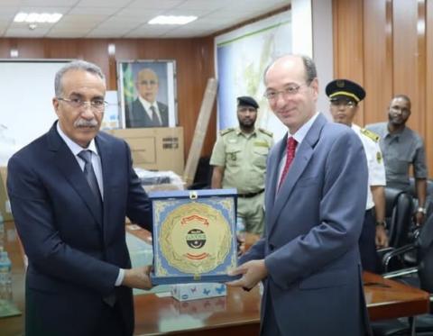 إسبانيا تقدم دفعة من المعدات اللوجستية والأجهزة الإلكترونية للأمن الوطني