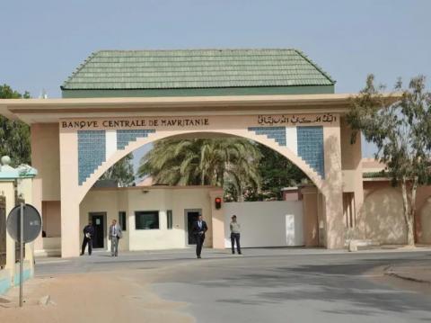 البنك المركزي: الأوضاع الاقتصادية والسيولة تحت السيطرة واحتياطات تتجاوز 2.4 مليار دولار